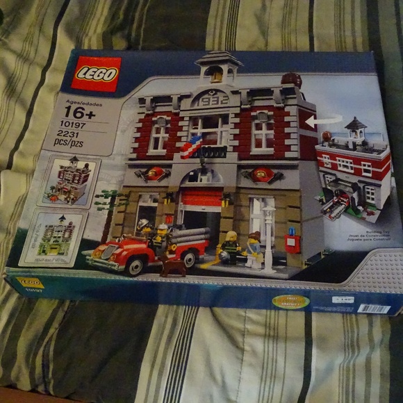 lego sets - Picture 3 of 6